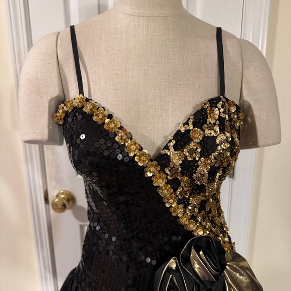 Vintage Alyce Designs Black & Gold Sequin Cocktail Dress | Size 6 (Fits Like 4) - Picture 2 of 11